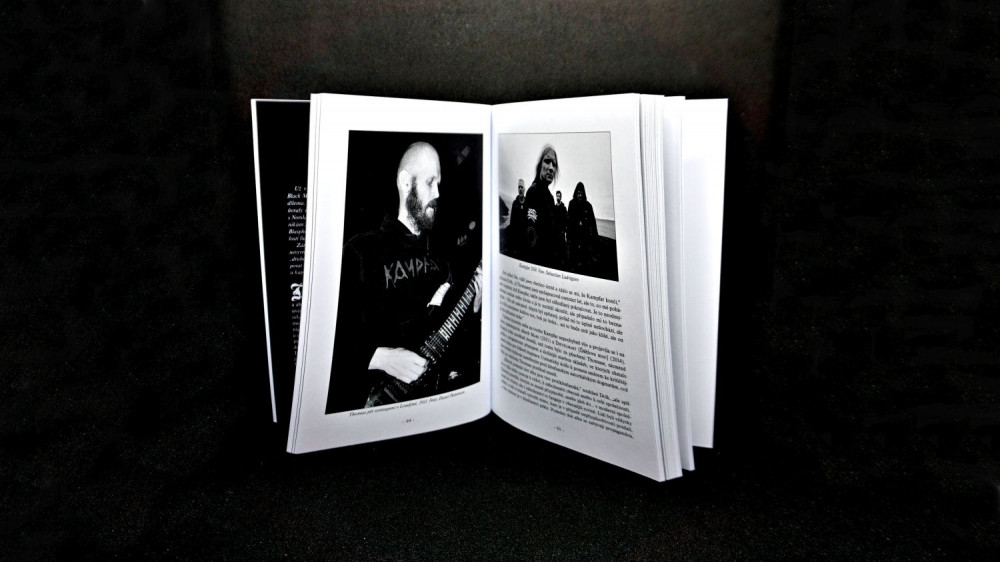 BLACK METAL_kniha_in